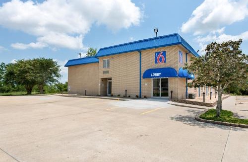 New Iberia Hotel | Motel 6-New Iberia, LA