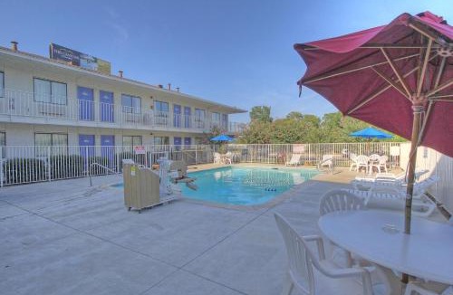 Wetmore Hotel | Motel 6 San Antonio, Tx Six Flags Fiesta TX - La Cantera Area