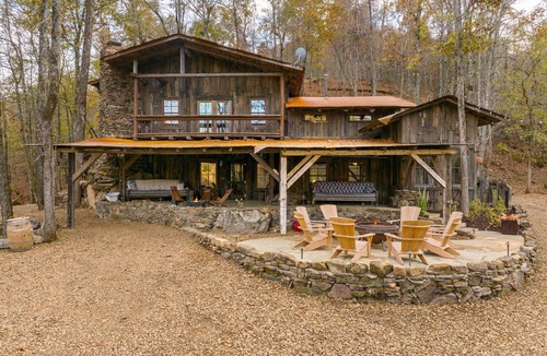 Jasper Cabin | Mother of Pearl Cabin Perfect for large groups includes - 2 Hot Tubs - 2 UTV's