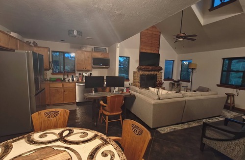 Medicine Park Cabin | Mountainside cabin in Medicine Park-stunning views-borders Ft. Sill-Sleeps 16.