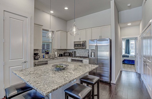 Tobin Hill House | Multi-Unit 9 Bed Homes Mins To Pearl/Riverwalk/DT