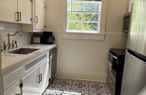 Mid-City Apartment | Natural Historic New Orleans Home - 7 Mins to FQ