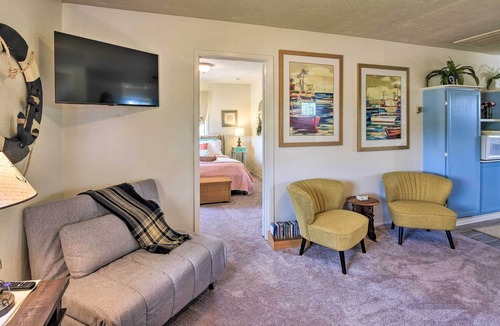 San Leon Condo | Nautical Condo w/ Shared Patio, 1 Mi to Beach