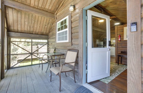 Crown Point Apartment | Near NOLA: Bayou Cabin w/Pool Access!