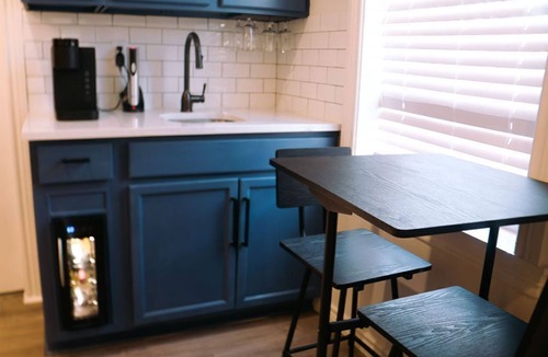 Southtown House | Near Riverwalk, Hemisfair, Art & Dining Spots