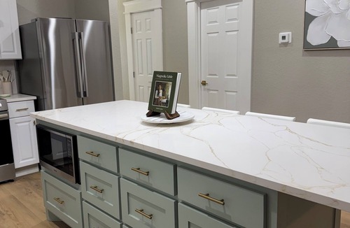 Schertz House | Near San Antonio and New Braunfels, a mile from Randolph AFB