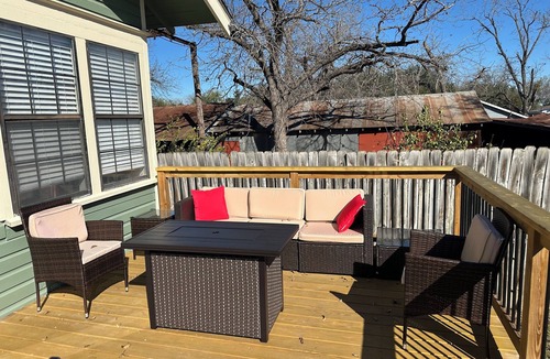Schertz House | Near San Antonio and New Braunfels, a mile from Randolph AFB