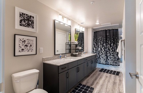 Rowlett Apartment | Near the Lake, Cozy King Bed w/ Pool/TV/W/D - D