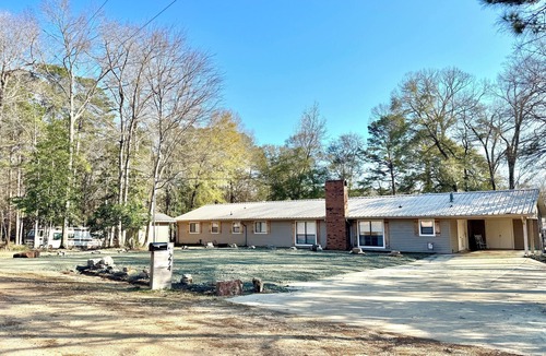 Negreet House | Negreet Retreat#2 Clean Waterfront Midlake Toledo Bend Sleeps 12 with Hot Tub
