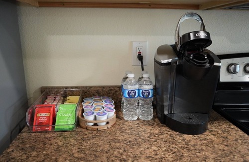 Thackerville Apartment | NEW! 2 King Beds, Clean, Close to Casinos. Safe and Quiet!