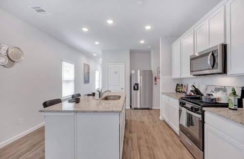 Magnolia House | New - 3 bed 2 Bath house in Magnolia with Fast Wifi- Garage Parking