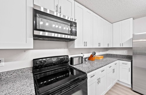 New Territories Villa | New! 3B2B Villa, Pool, BBQ, Firepit, Yard Games, Bunk Bed, Family & Pet Friendly