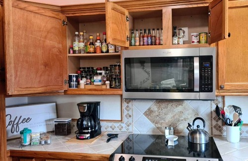 D'Iberville House | NEW 3BD Close to Coliseum and Beach