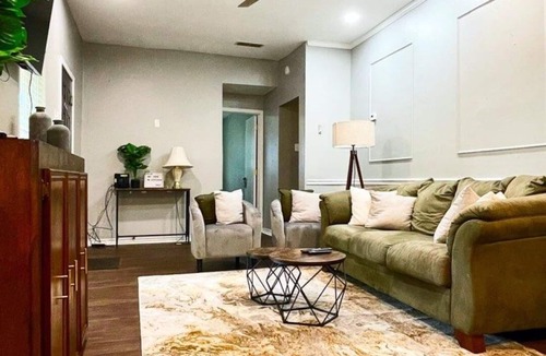 Grapeland House | NEW AND IMPROVED FARMHOUSE BUNGALOW! Location: Grapeland, TX Accommodates: 1-12