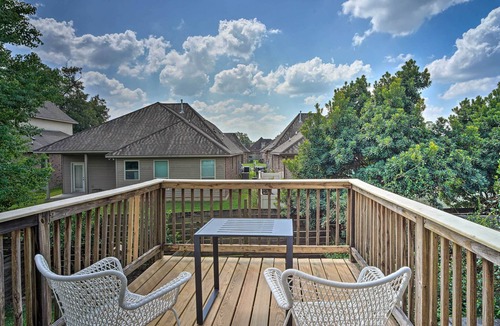 Shenandoah House | NEW! Baton Rouge Townhome Near Shopping + Dining!