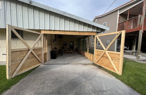 Theriot Cottage | New Boat Slip! 3-Bedroom Camp IN Falgout Canal Marina, Theriot LA