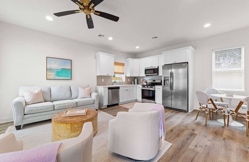 Youngsville House | New Breezy Cottage - King Bed - Mini-Golf - Park