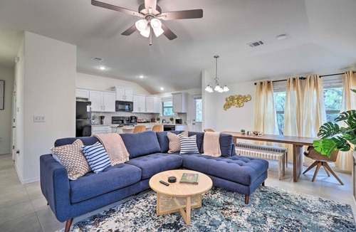 Granite Shoals House | New! Charming Hill Country 3 Bedroom 2 Bathroom Home next to Lake LBJ