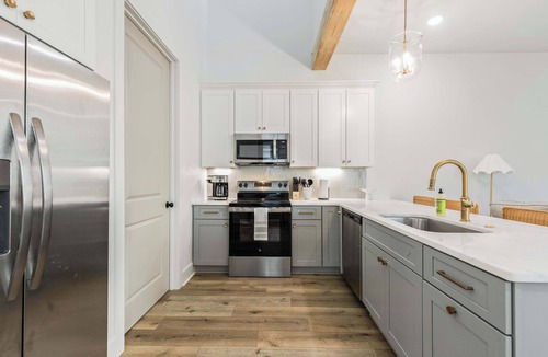 Youngsville House | NEW Cottage Downtown Sports Complex King Beds