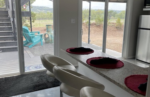 Blanco House | New couples retreat w/12 foot deck, hot tub, 360 amazing hill country views