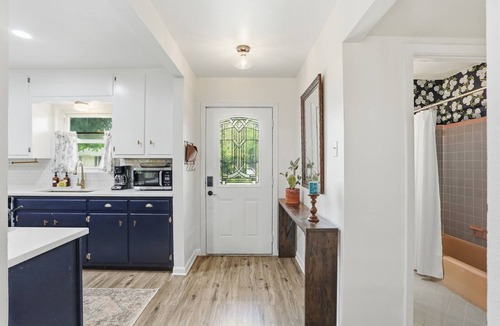 Shearer Hills - Ridgeview House | NEW! Cozy Family Retreat w/Fire Pit Near Airport