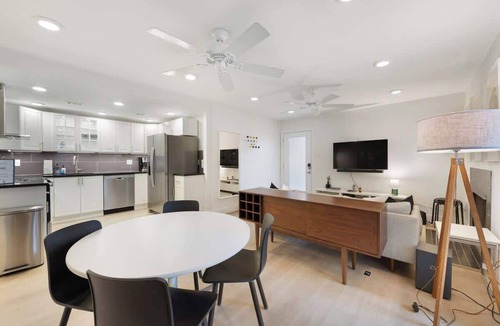 Civic District Apartment | New Downtown Atx! 30 day plus!
