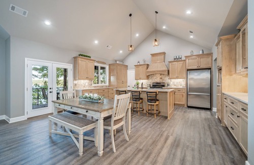 Rockwell House | New Hot Springs Lakehouse with Double Stall Dock & Boat for Rent!