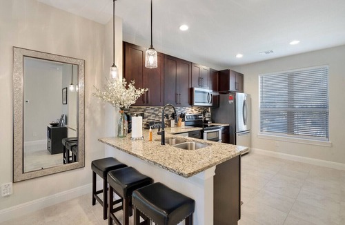 Point Venture House | New Lake Travis Home on Golf Course w/Golf Cart