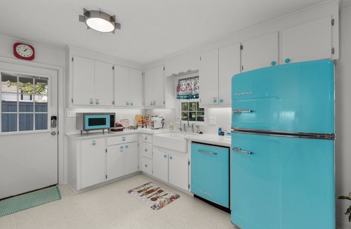 Jefferson Cottage | New! LaMoyne's Place - Charming 2-bedroom cottage in the B&B capitol of Texas