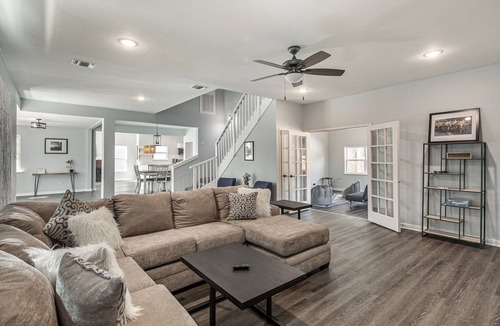 Highland Park House | New Listing! Spacious 4 BDRM Home W/Pool Mins To DT/Riverwalk!