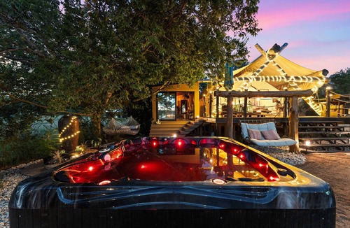 Marble Falls Cabin | New Luxe River Yurt, Hot Tub,Kayaks, Movie Projector, Rainfall Shower