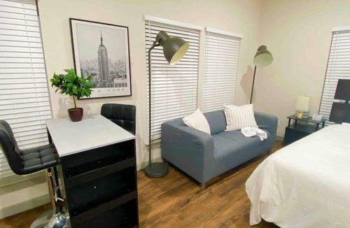 Lower Greenville Apartment | NEW Modern Studio Lower Greenville with Free Coffee