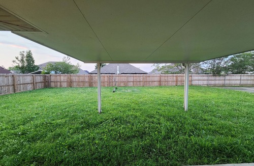 LaPlace House | New Orleans adjacent (20 min). 15 min to airport.