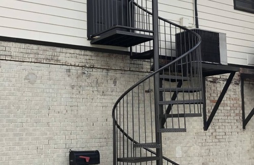 Freetown - Port Rico Apartment | New Orleans Style upstairs apartment
