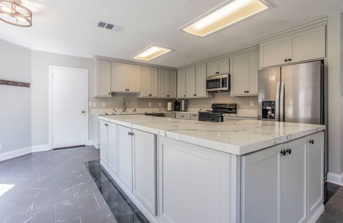 Wetmore House | New Owner Special-Luxury 4 bedroom villa 5 min. from Six Flags, UTSA, La Cantera