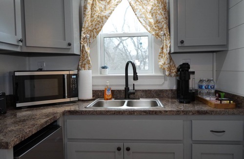 Ardmore Cabin | NEW! Private 4-Acre Cabin: Hot Tub & King Bed near Lake Murray & Casinos. Clean!