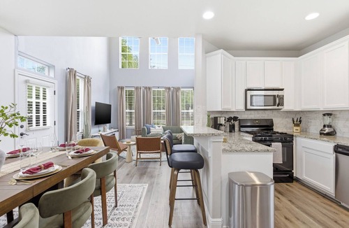 Govalle House | New Professionally Designed 4BR Mins to Downtown Austin and ACL, UT, F1, SXSW