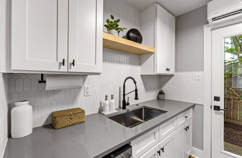 Houston Heights House | NEW Remodeled Heights Luxury/High End/King Bed/Walk to Trail/Nespresso