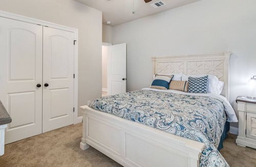 Milton House | New spacious Luxury home in quiet area