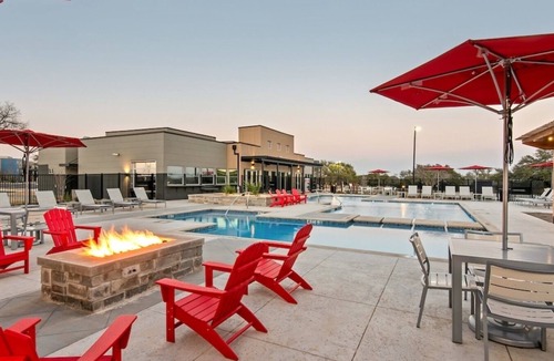 Marble Falls Apartment | “NEW” Studio with pool, Baylor Medical, CO River, Lakes, WiFi, games, gym, tv