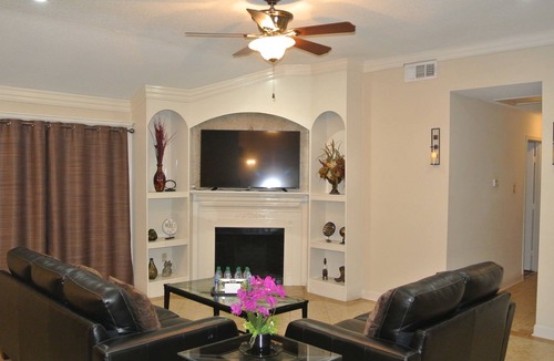 Tall Timbers - Brechtel House | Newly Remodeled Luxurious N Spacious Home. 4BR+2BA/2Kings+3Queens/ Clean+Comfy!!