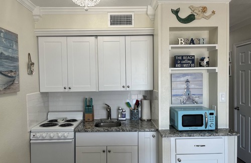 North Beach Condo | Newly Renovated Beach Condo with views of the ocean and downtown Corpus Christi!
