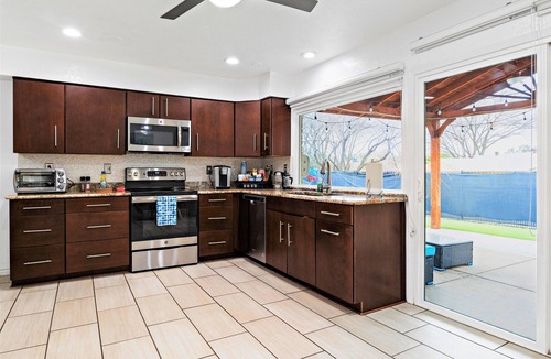Plano House | Nice Backyard, Family Friendly, King Bed, Grill, Foosball, Games, Cornhole