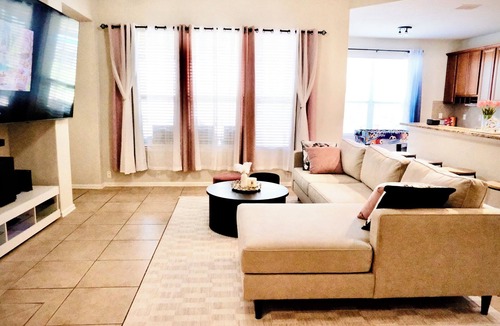 Wetmore House | Nice & Cozy home: Central location, minutes to Six Flags, Golf clubs, Sea World