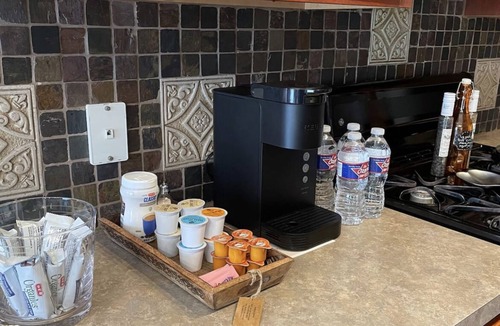 Houston House | No Pet FEES/FREE Snacks&Drink/BigBackyard For Family