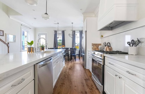 Faubourg Lafayette House | NOLA Luxury | Heated Pool | Private Hot Tub