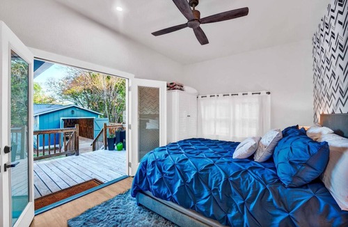 Kerrville House | NOW PET FRIENDLY! 2bed, 2 bath with pvt. yard and ping pong room!