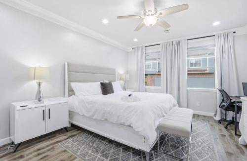 Greater Fondren Southwest House | O22B Southwest Houston 1BR King Bed Pet Friendly Fast WiFi