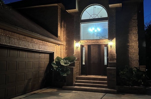 Medical Center District House | Oak Hills Luxery Home