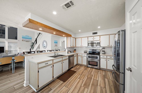 Spanish Grant House | Ocean View | Right on the beach!